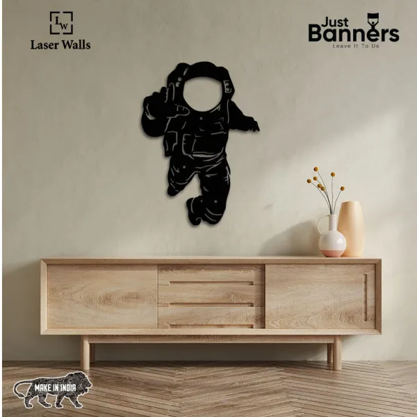 Astronaut_From_Laserwall_Spaceman_Metal_Wall_Decor_Bedroom_Wall_Decor_Metal_Astronaut_Wall_Art_Metal_Wall_Hanging_Decorative_Kids_Decor