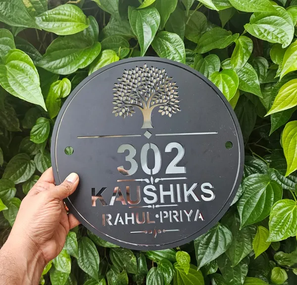 Black_Round_Door_Nameplate_With_Tree_Design