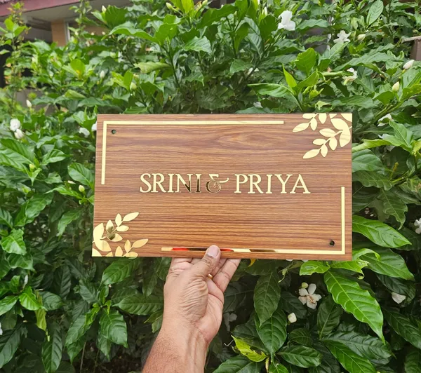 Wooden_Floral_Engraved_Name_Plate