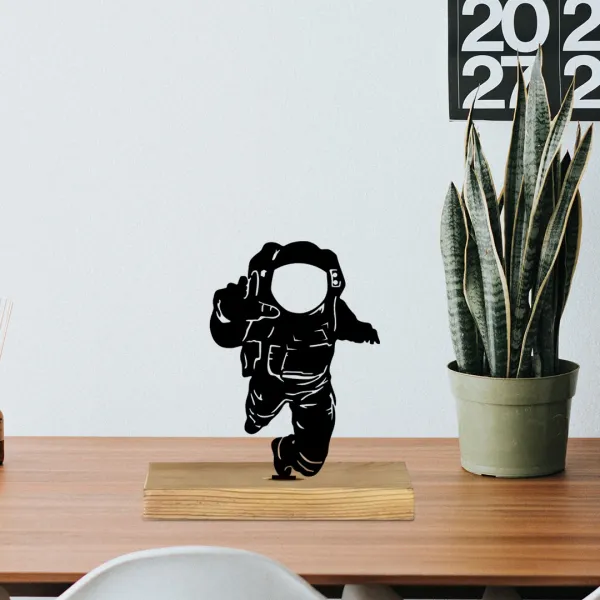 Astronaut_Table_Top_From_Laserwall_Spaceman_Metal_Wall_Decor_Metal_Astronaut_Wall_Art_Metal_Wall_Hanging_Decorative_Kids_Decor