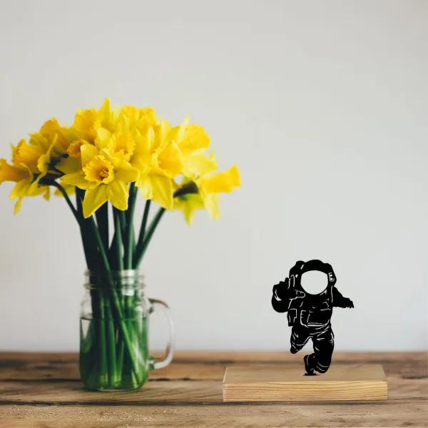 Astronaut_Table_Top_From_Laserwall_Spaceman_Metal_Wall_Decor_Metal_Astronaut_Wall_Art_Metal_Wall_Hanging_Decorative_Kids_Decor