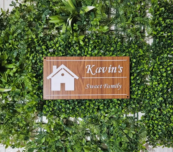 Wood_Finish_Family_Name_Plate