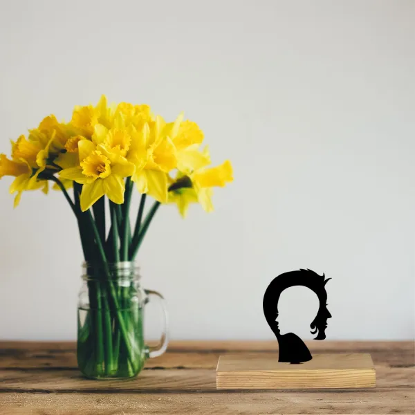 Modern_Art_Women_Face_Table_Top_Metal_Art_Lasercut_Office_Art