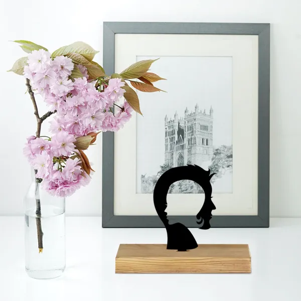 Modern_Art_Women_Face_Table_Top_Metal_Art_Lasercut_Office_Art
