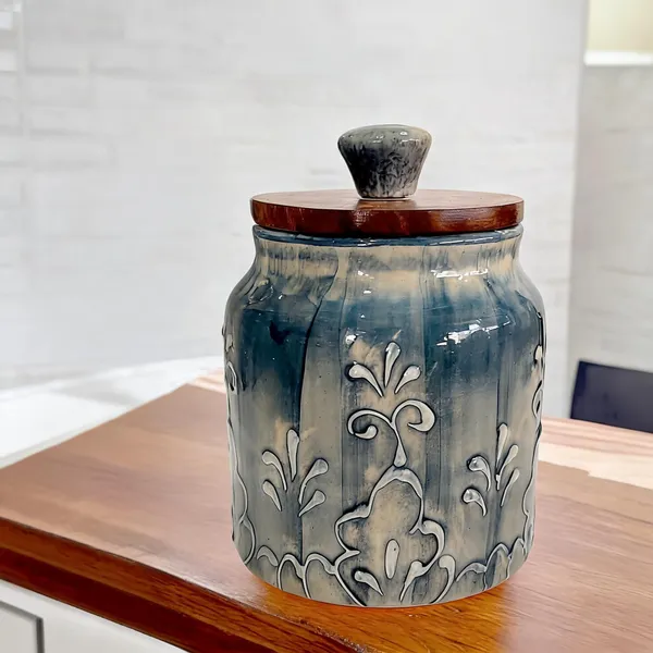 Grey_Ceramic_Food_Storage_Container_With_Wooden_Lid