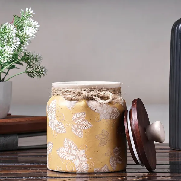Yellow_Ceramic_Food_Storage_Container_With_Lid