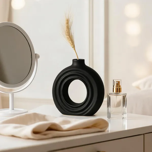 Black_Decorative_Ring_Vase