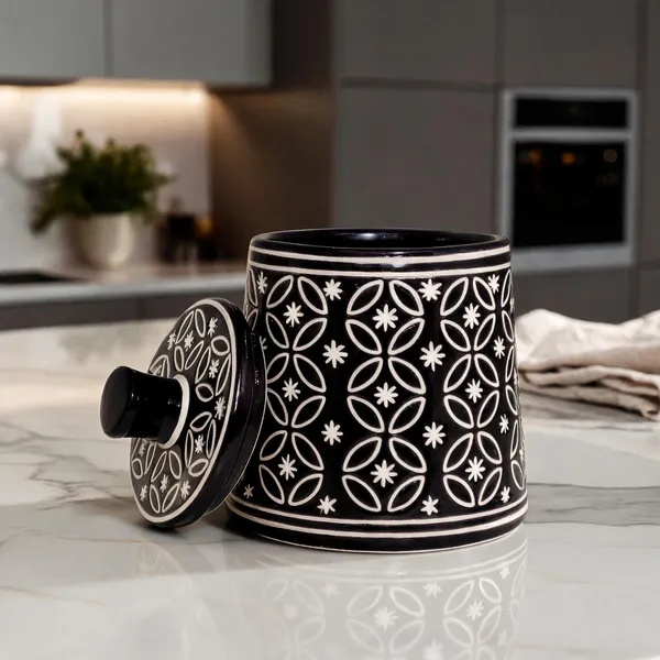 Black_Ceramic_Food_Storage_Container_With_Lid