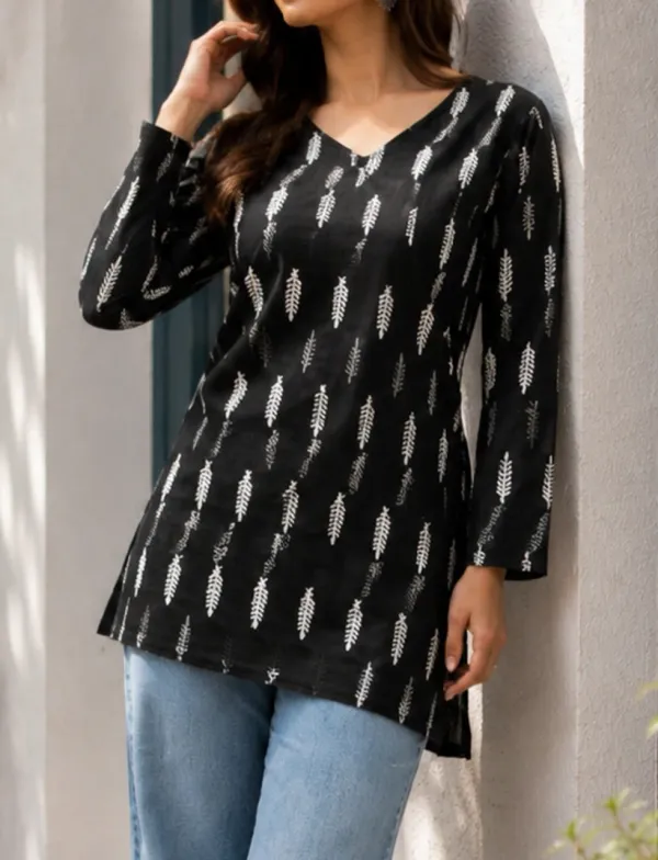 Black_Cotton_Floral_Print_V_Neck_Short_Kurti_For_Women