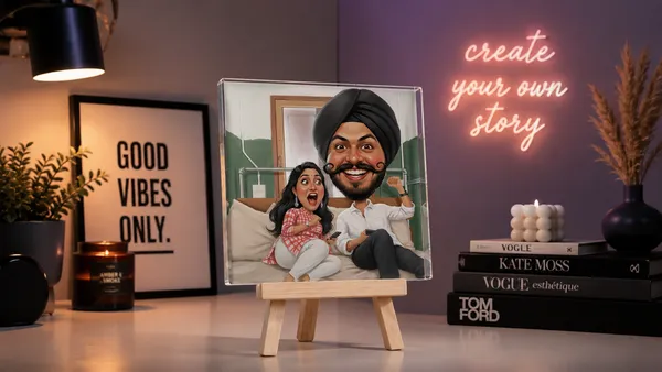 Acrylic_Couple_Caricature_Photo_Frame_With_Easel_Stand