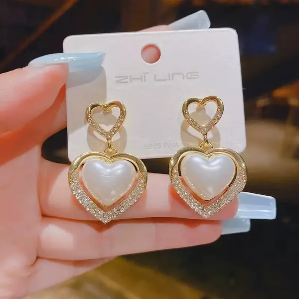Pearl_Crystal_Rhinestone_Heart_Shaped_Drop_Earrings_For_Women