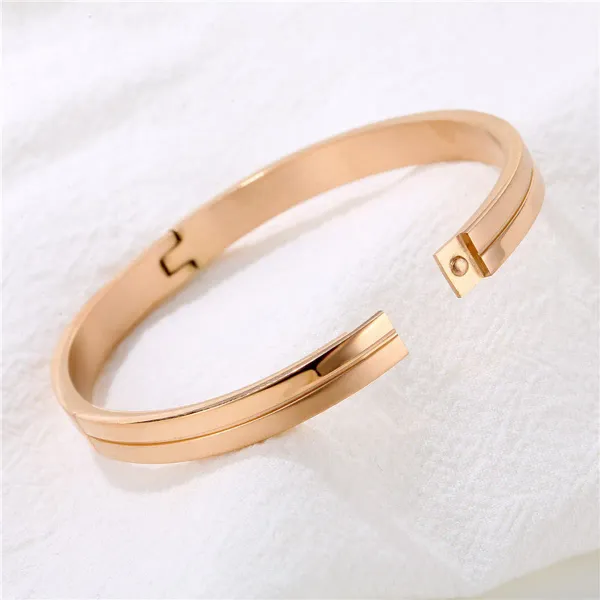 Rose_Gold_Stainless_Steel_Adjustable_Bracelet_For_Women