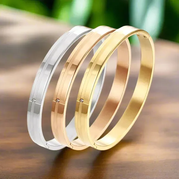 Golden_Stainless_Steel_Bracelet_For_Women
