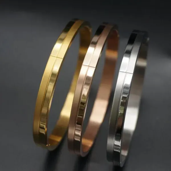 Golden_Stainless_Steel_Adjustable_Bracelet_For_Women