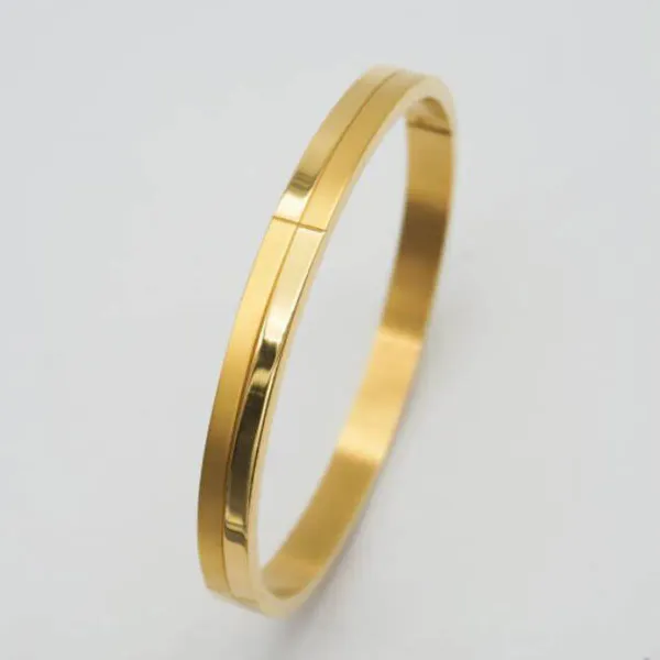 Golden_Stainless_Steel_Adjustable_Bracelet_For_Women