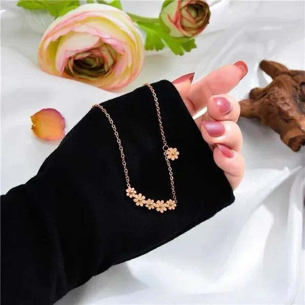 Rose_Gold_Stainless_Steel_Necklace_For_Women