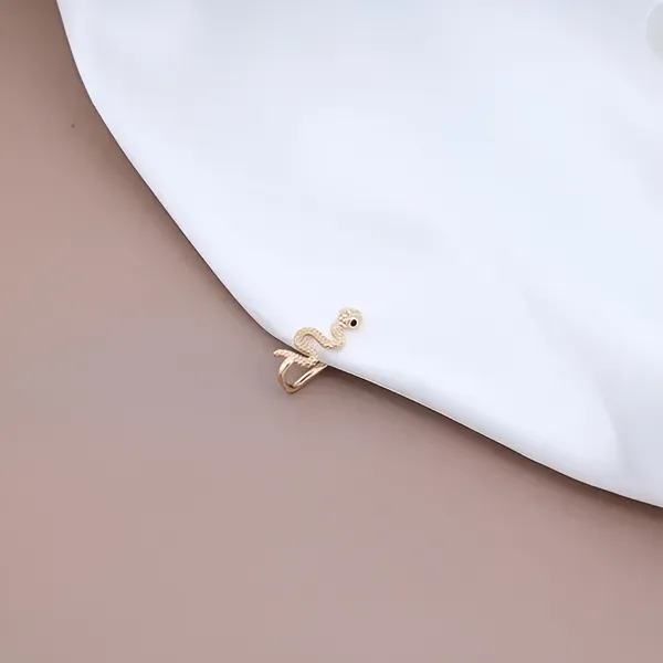 Gold_Tone_Metal_Snake_Style_Non_Piercing_Nose_Pin_For_Women