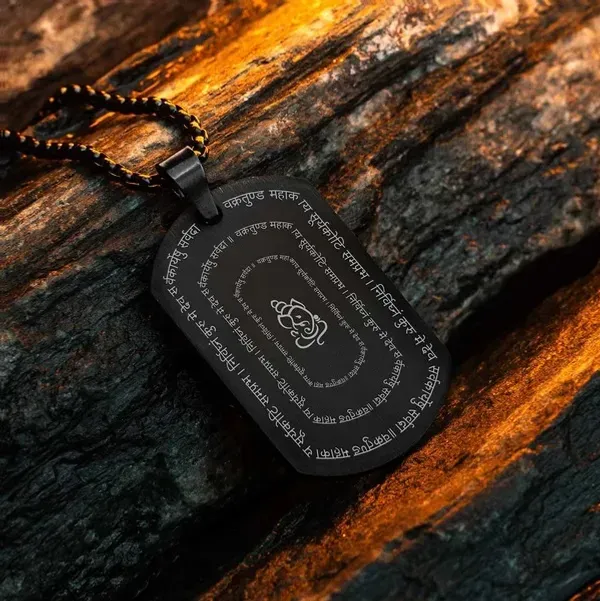 Gold_Pearl_Black_Enamel_Ganpati_Micro_Carved_Pendant_For_Women