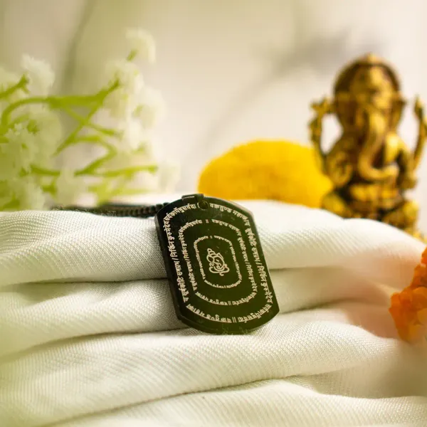 Gold_Pearl_Black_Enamel_Ganpati_Micro_Carved_Pendant_For_Women