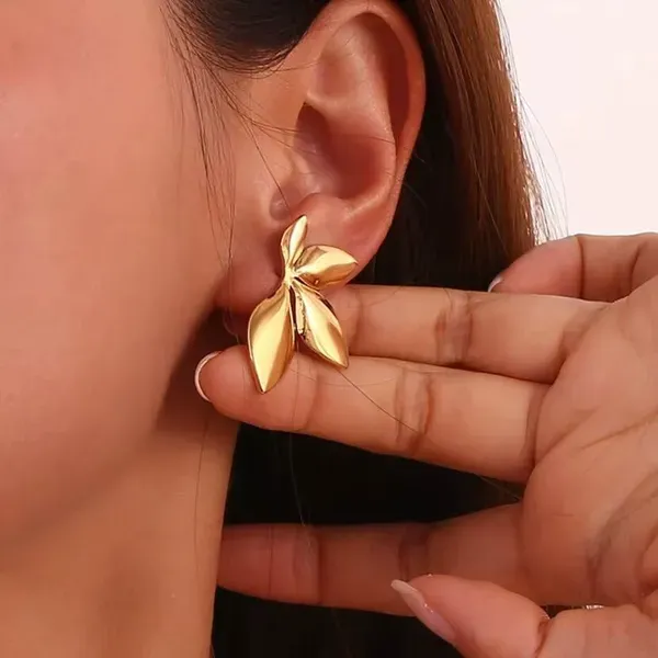 Gold_Pearl_Crystal_Floral_Leaf_Stud_Earrings_For_Women
