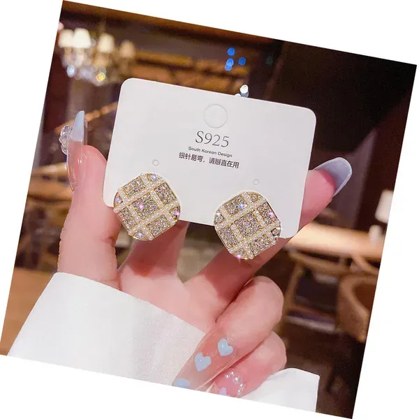Gold_Crystal_Pearl_Geometric_Lattice_Stud_Earrings_For_Women