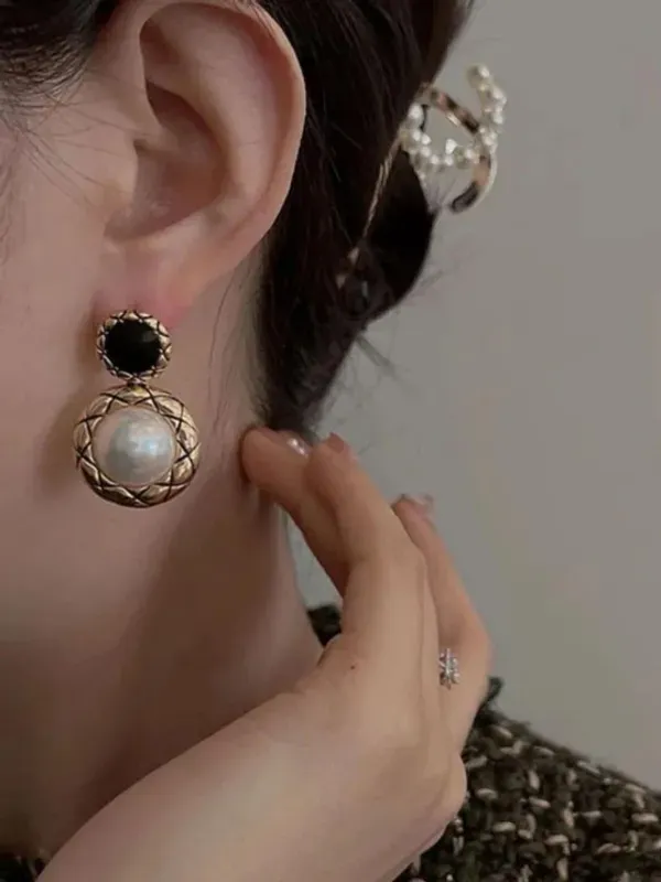 Black_Enamel_Gold_Tone_Quilted_Round_Stud_Drop_Earrings_For_Women