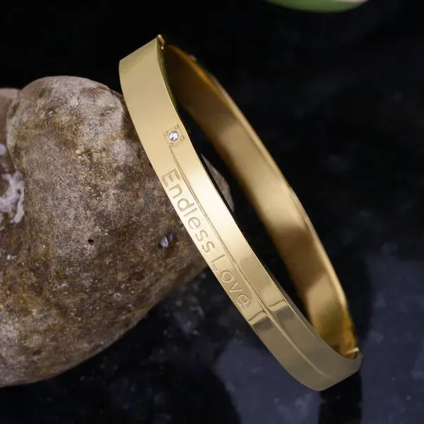 Golden_Stainless_Steel_Bracelet_For_Men