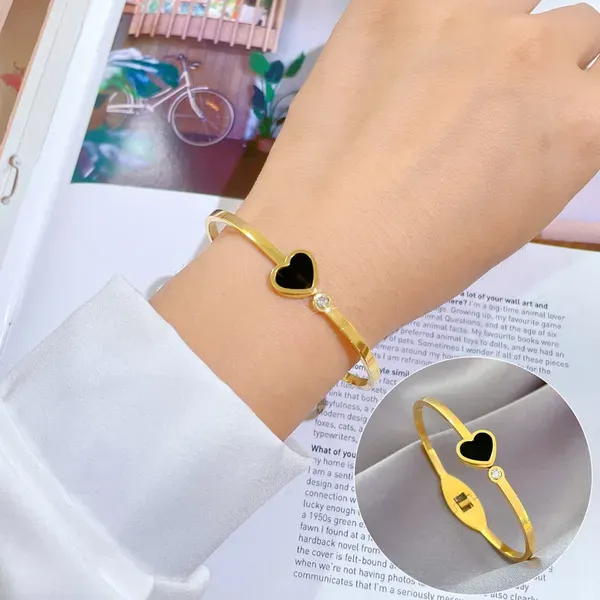 Rose_Gold_Stainless_Steel_Bracelet_For_Women