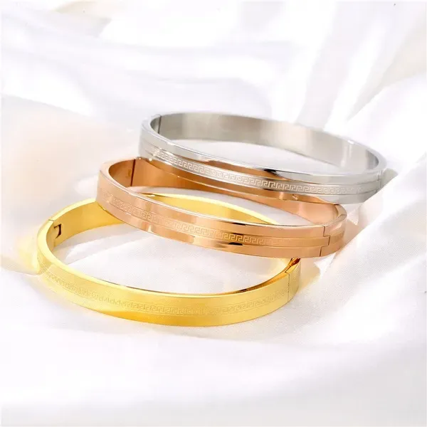 Silver_Stainless_Steel_Bracelet_For_Men