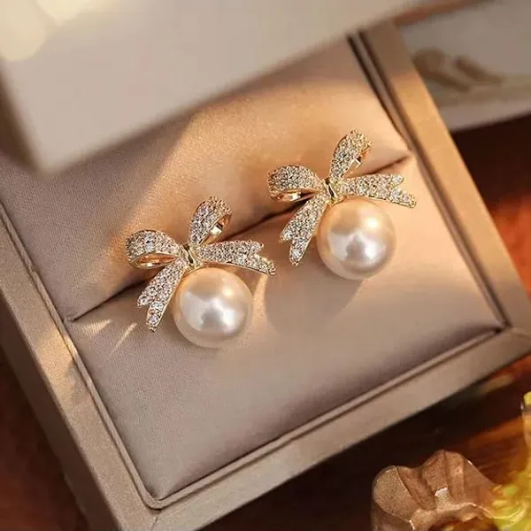 Crystal_Pearl_Bow_Stud_Earrings_For_Women