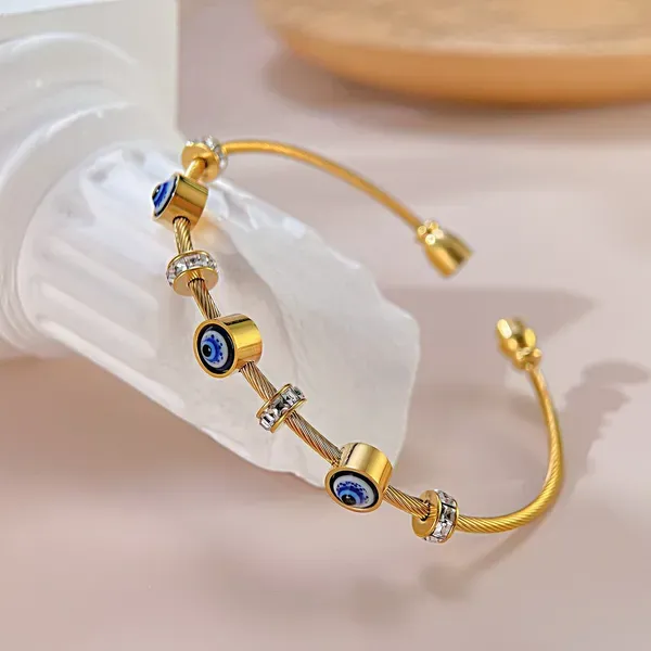 Golden_Stainless_Steel_Adjustable_Bracelet_For_Women