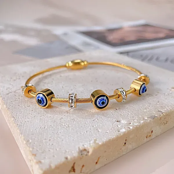 Golden_Stainless_Steel_Adjustable_Bracelet_For_Women