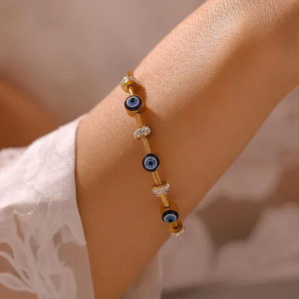 Golden_Stainless_Steel_Adjustable_Bracelet_For_Women