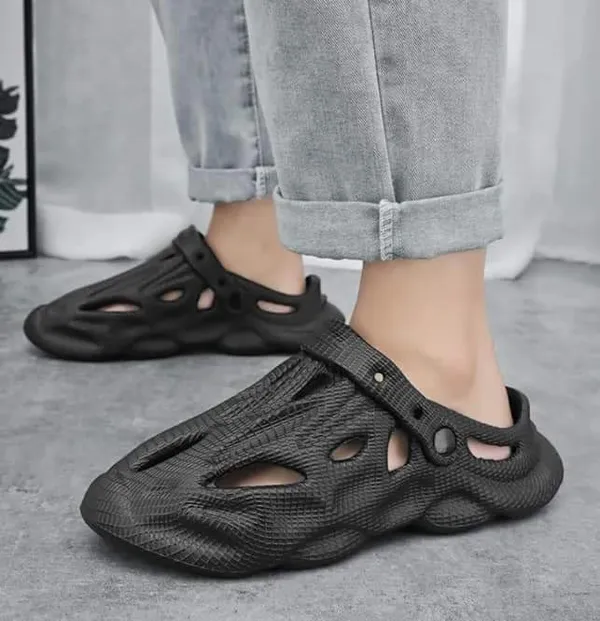 Men_Classic_Clogs_With_Adjustable_Back_Strap