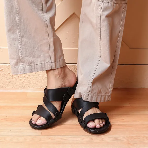 Black_Synthetic_Leather_Sandals_For_Men