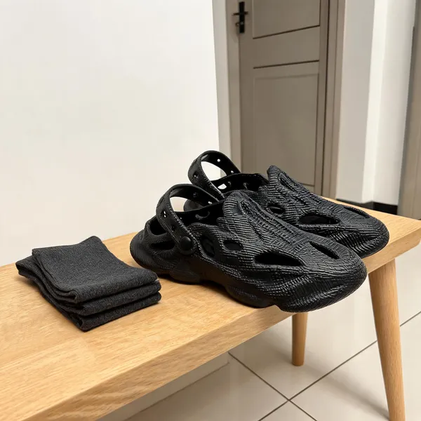 Men_Classic_Clogs_With_Adjustable_Back_Strap