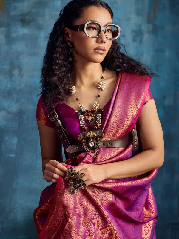 Magenta_Woven_Pattern_Saree_for_Women