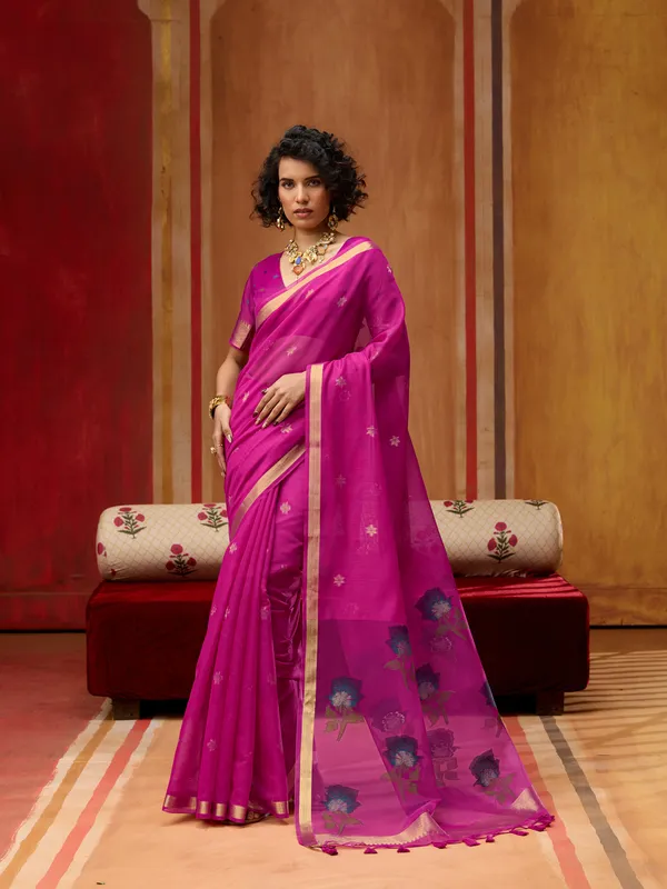 Magenta_Floral_Print_Saree_for_Women