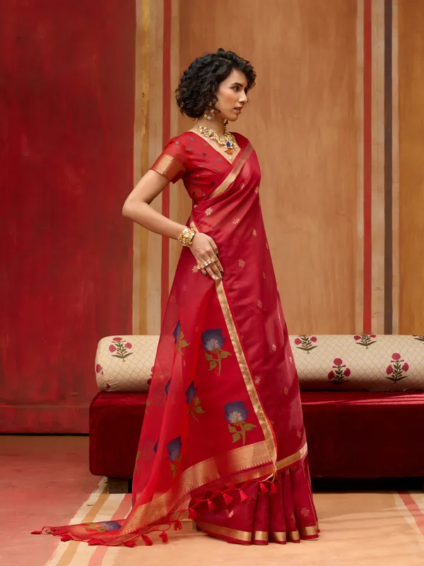 Red_Embellished_Saree_Set_for_Women