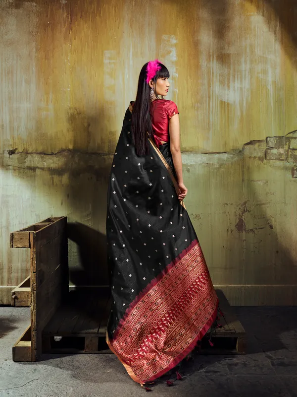 Black_Saree_With_Red_Blouse_for_Women