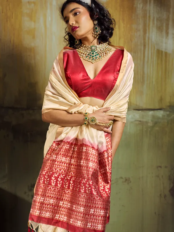 Red_Satin_V_Neck_Saree_Blouse_for_Women