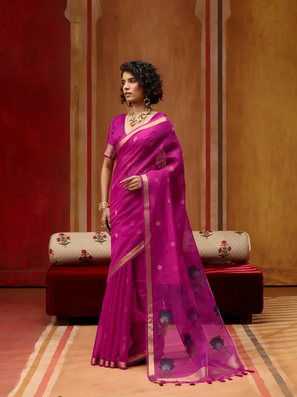 Magenta_Floral_Print_Saree_for_Women