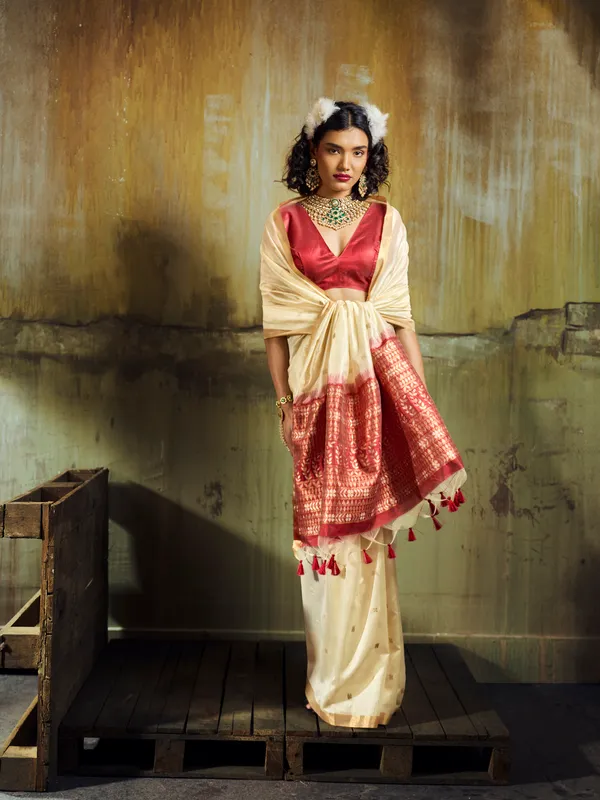 Red_Satin_V_Neck_Saree_Blouse_for_Women