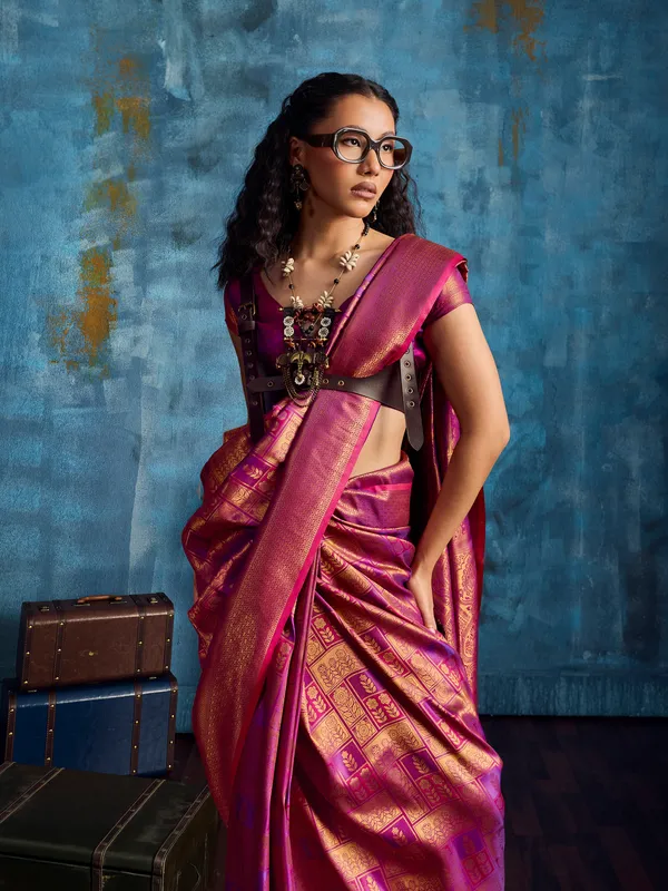Magenta_Woven_Pattern_Saree_for_Women