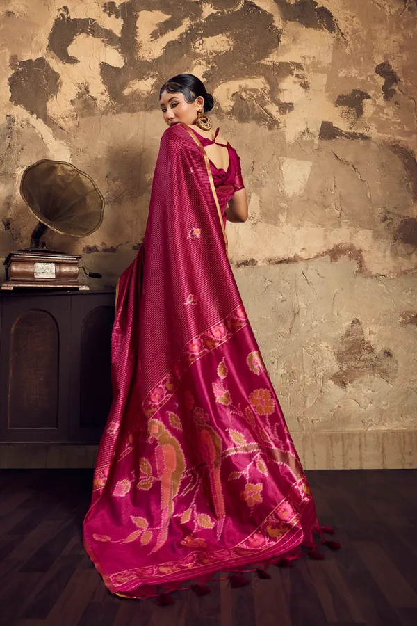 Magenta_Woven_Saree_for_Women