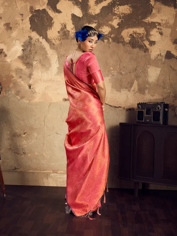 Coral_Pink_Woven_Saree_With_Blouse_for_Women