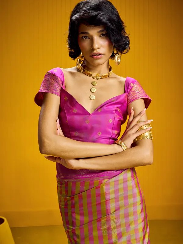 Pink_Woven_Traditional_Saree_for_Women