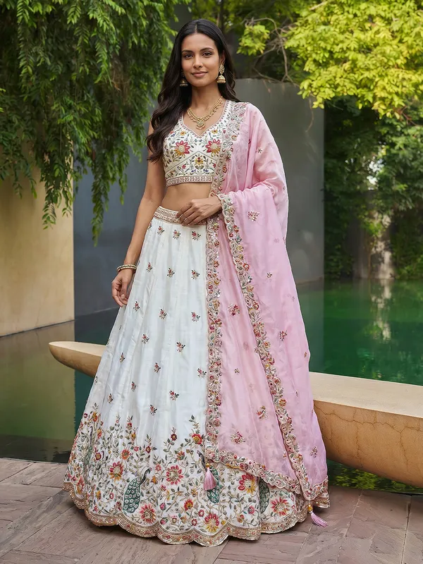 Pink_Embroidered_Lehenga_Choli_Set_for_Women