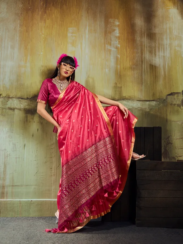 Pink_Woven_Saree_With_Blouse_for_Women