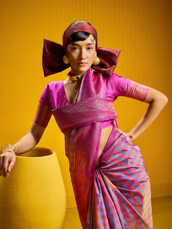 Pink_Checked_Pattern_Saree_for_Women